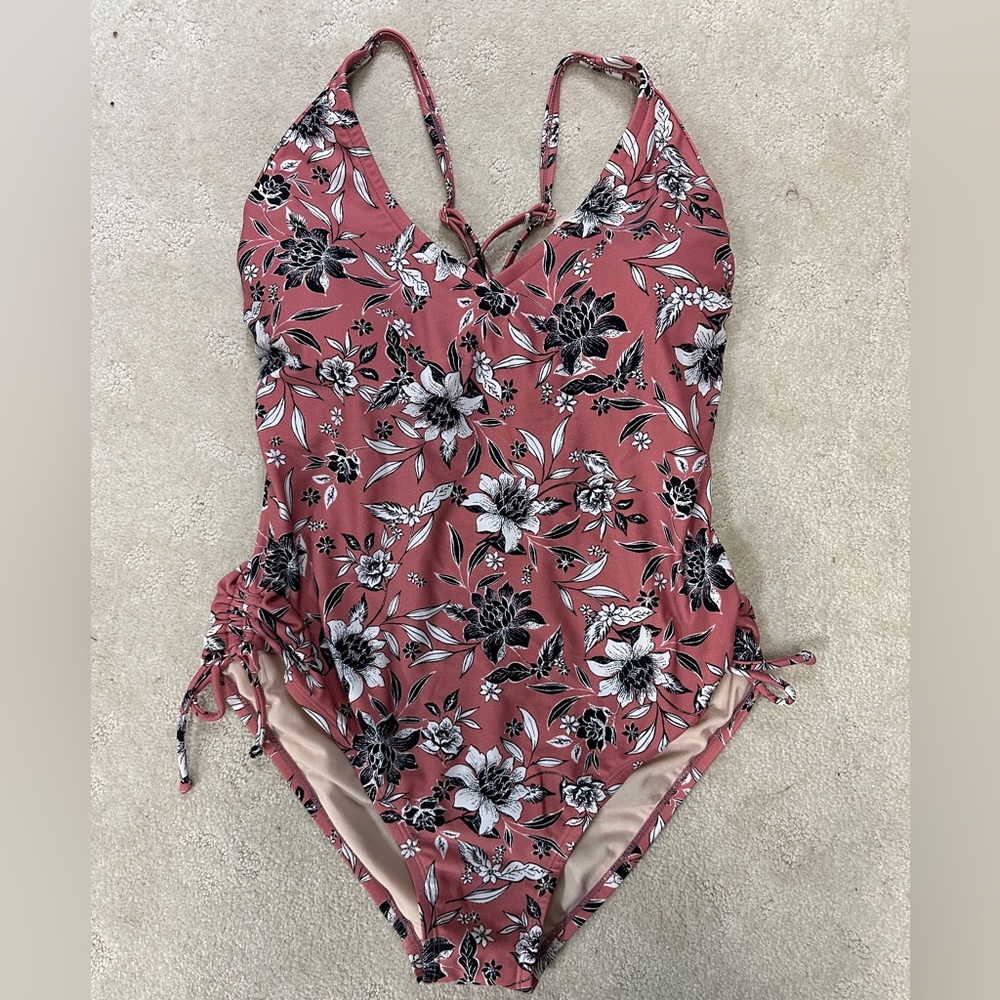 NWT Kona Sol Floral Chic Criss Cross one piece Bathing Swim Suit Large New